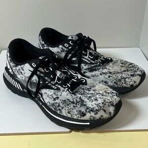 Brooks Size 12 Adrenaline GTS 23 Lightweight Zebra Black White Running Shoe